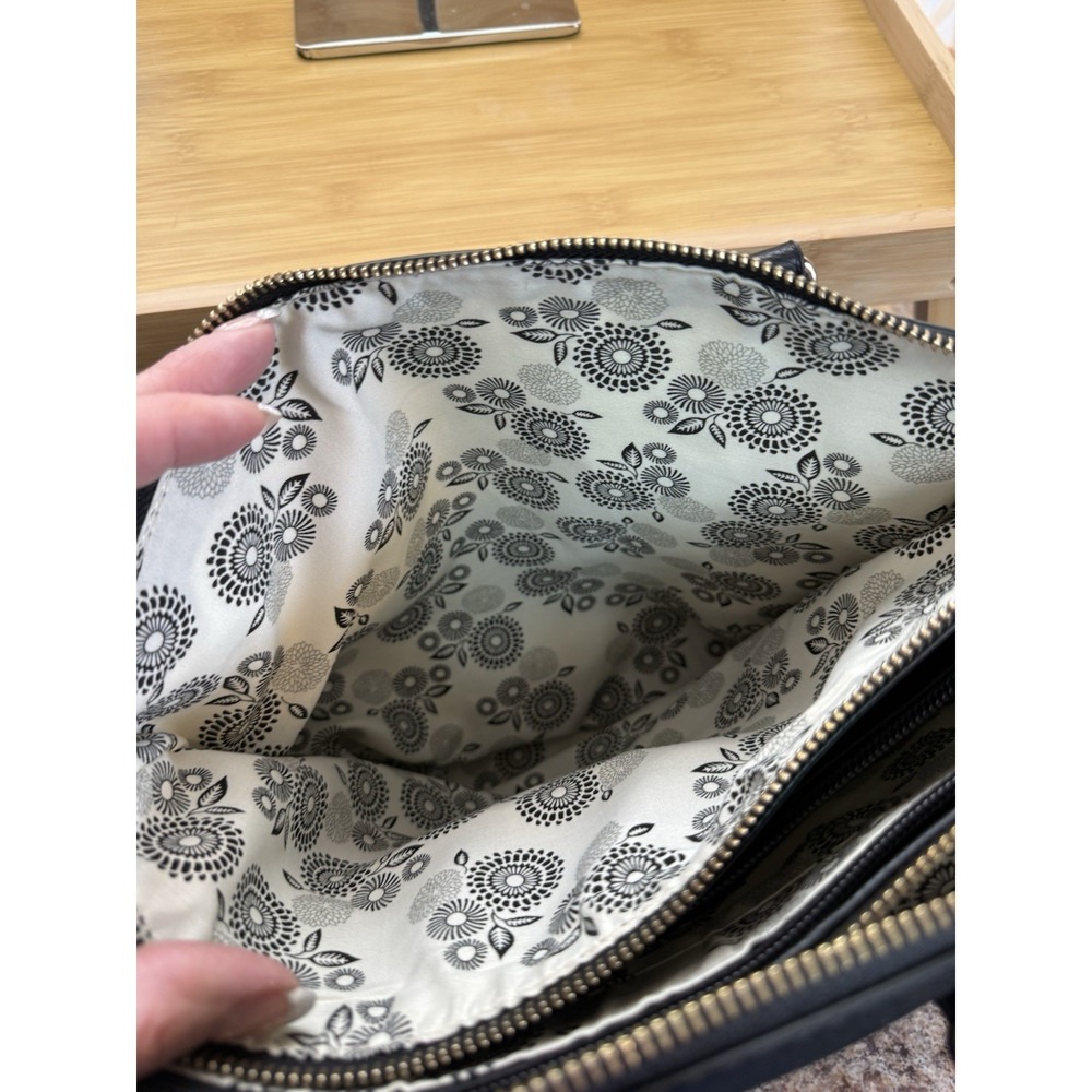 Urban Expression Large Purse, Vegan Leather, Multiple Compartment's-good cond - Picture 13 of 16